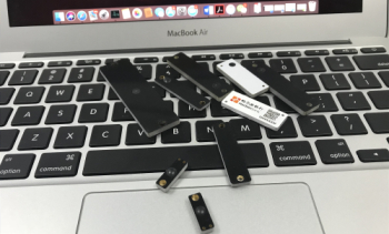 超高频硬质板标签